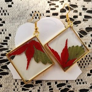 Pressed flower earrings